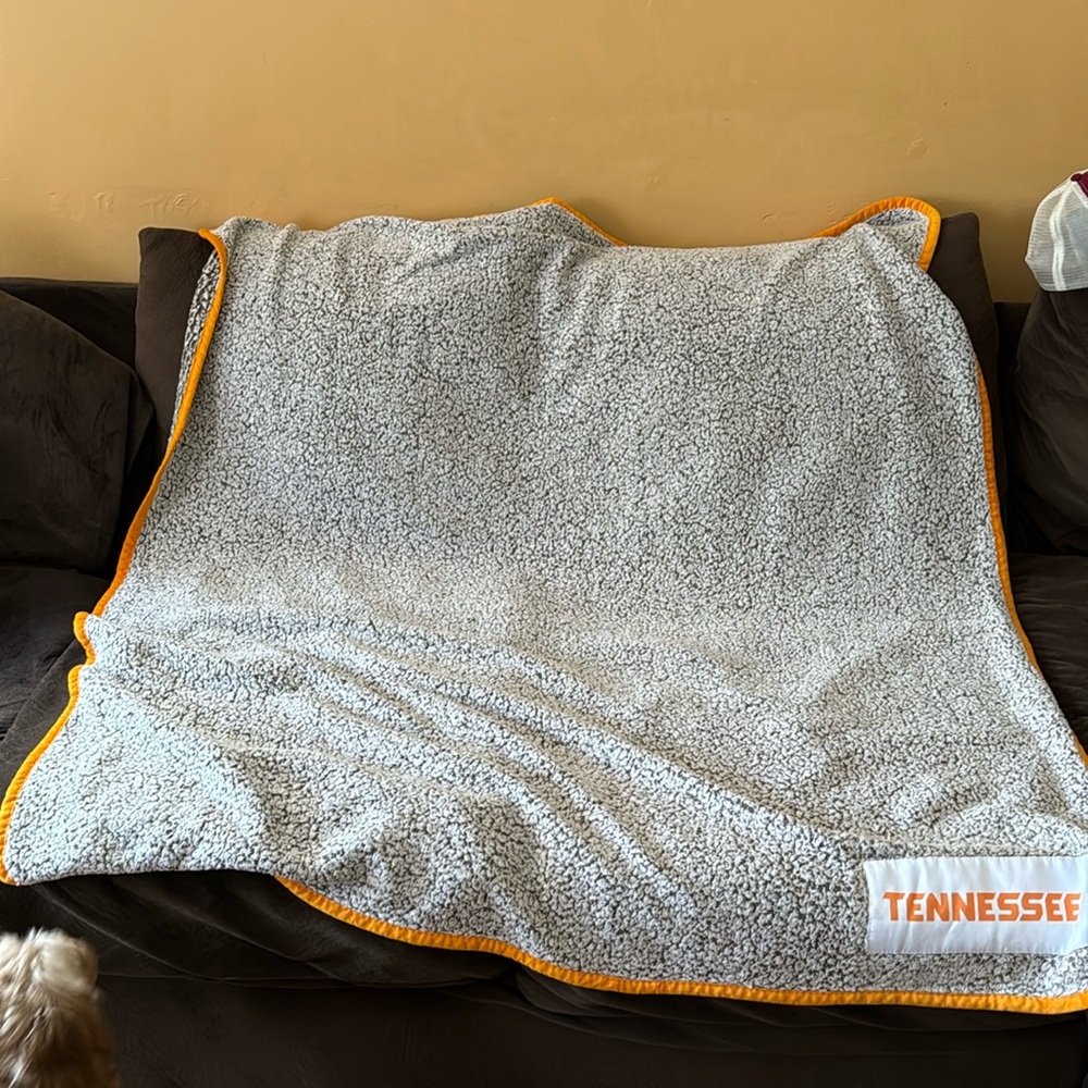 In excellent condition, Tennessee blanket